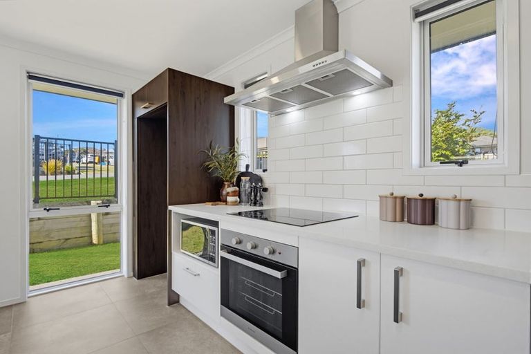 Photo of property in 18 Watene Way, Welcome Bay, Tauranga, 3112