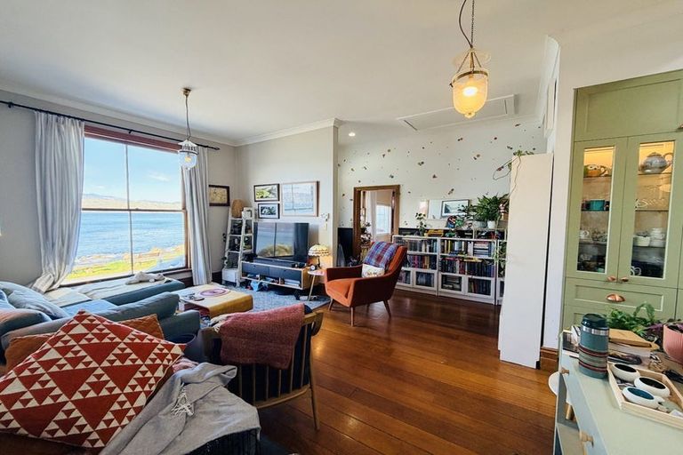 Photo of property in 285 Karaka Bay Road, Karaka Bays, Wellington, 6022