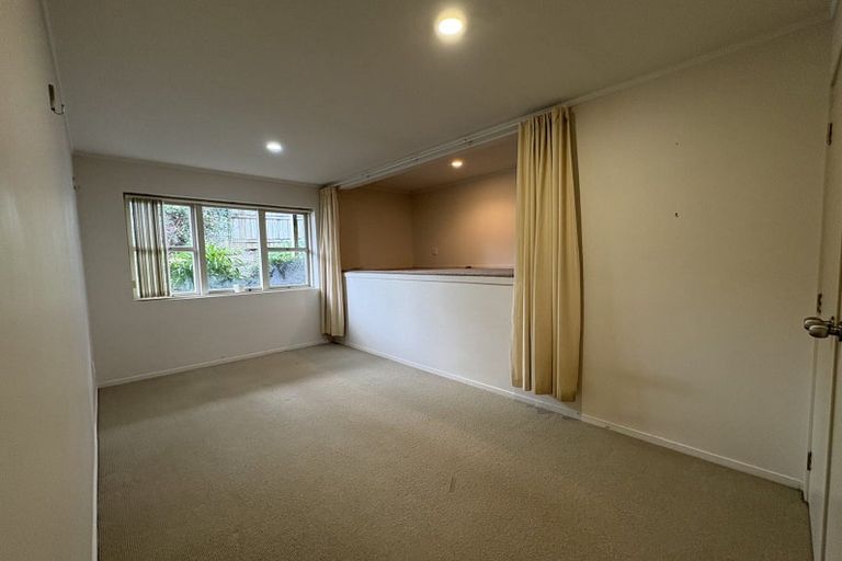 Photo of property in 37a Seaton Road, Murrays Bay, Auckland, 0630