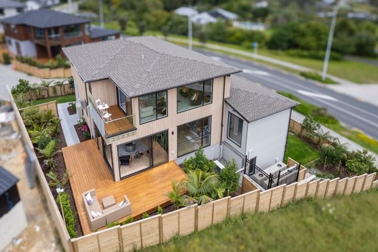 Photo of property in 2 Taku Close, Long Bay, Auckland, 0630