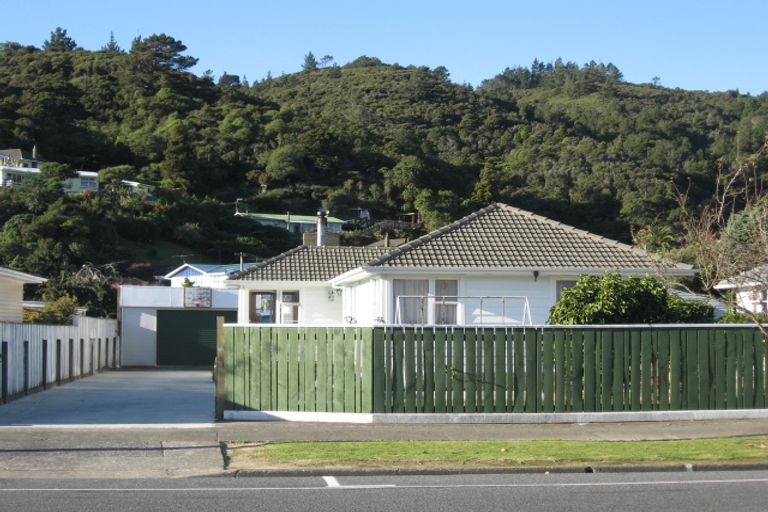 Photo of property in 35 Stokes Valley Road, Stokes Valley, Lower Hutt, 5019