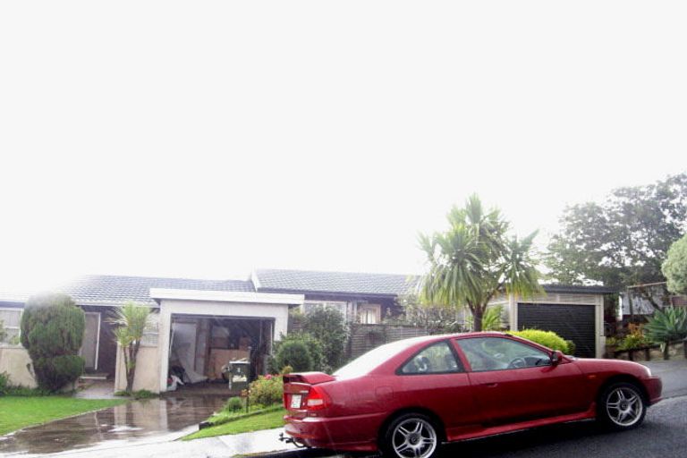 Photo of property in 3/2 Chilton Place, Howick, Auckland, 2014