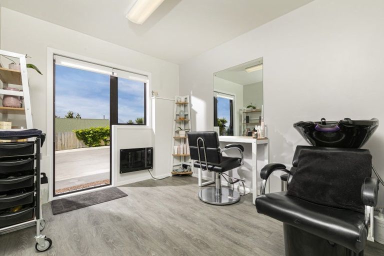 Photo of property in 5 Reynolds Place, Torbay, Auckland, 0630