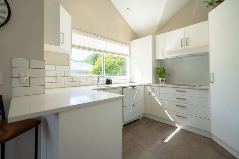 Photo of property in 1 Alfred Street, Northcote Point, Auckland, 0627