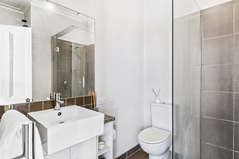 Photo of property in 96 Calliope Road, Stanley Point, Auckland, 0624