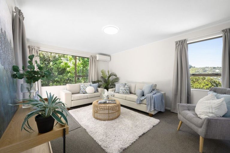 Photo of property in 5 Sasanqua Way, Crofton Downs, Wellington, 6035