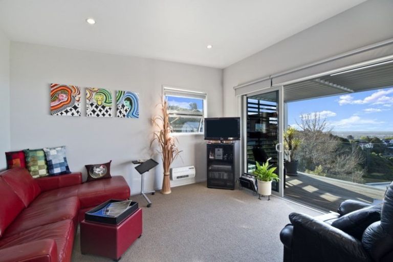 Photo of property in 11 Iles Lane, Cashmere, Christchurch, 8022