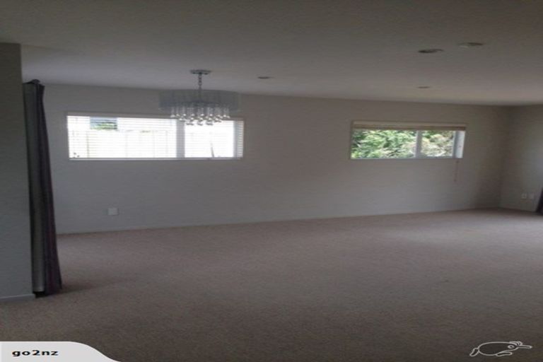 Photo of property in 80a Lynn Road, Bayview, Auckland, 0629