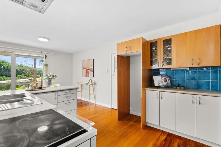 Photo of property in 7a Cunliffe Road, Redwood, Christchurch, 8051