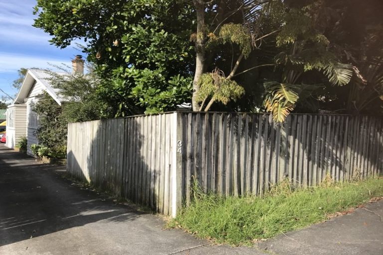 Photo of property in 34 Titirangi Road, New Lynn, Auckland, 0600