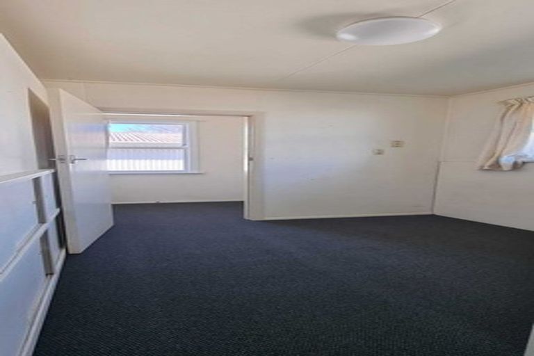 Photo of property in 260 Main North Road, Redwood, Christchurch, 8051