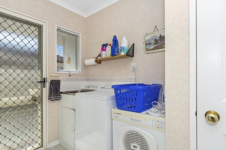 Photo of property in 32 Stableford Drive, Pyes Pa, Tauranga, 3112