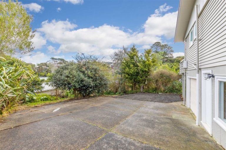 Photo of property in 594 Glenfield Road, Bayview, Auckland, 0629