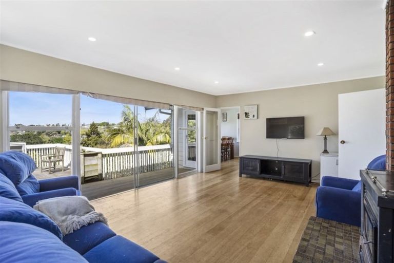 Photo of property in 4 Dunraven Place, Torbay, Auckland, 0630