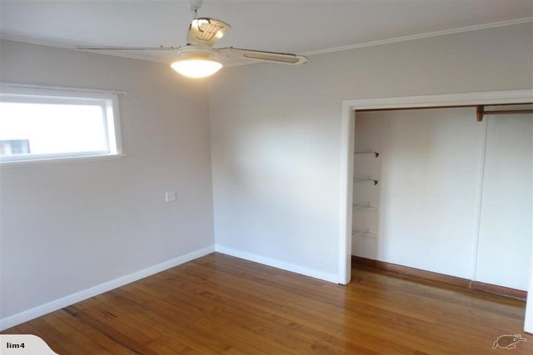 Photo of property in 39 Pleasant Road, Glen Eden, Auckland, 0602