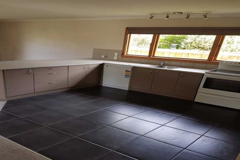 Photo of property in 8 Mahuri Road, Otatara, Invercargill, 9879