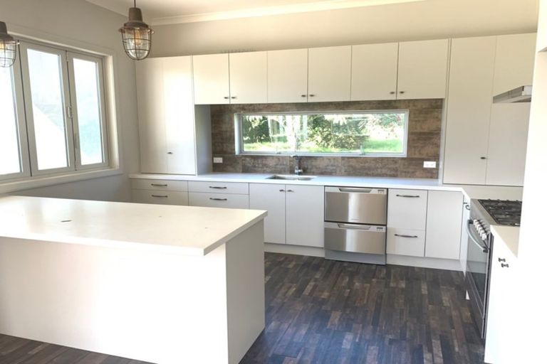 Photo of property in 324 Taupaki Road, Taupaki, Henderson, 0782