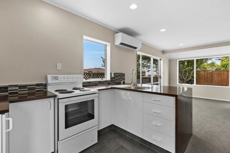 Photo of property in 2/1400 Woodstock Avenue, Mayfair, Hastings, 4122