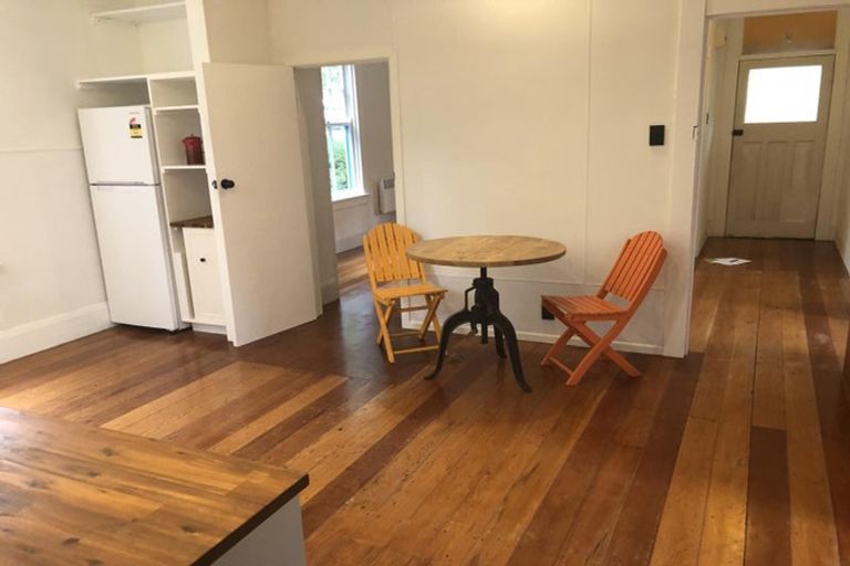 Photo of property in 13 Cave Road, Houghton Bay, Wellington, 6023