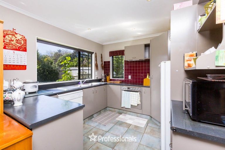 Photo of property in 22 Carlow Grove, Birchville, Upper Hutt, 5018