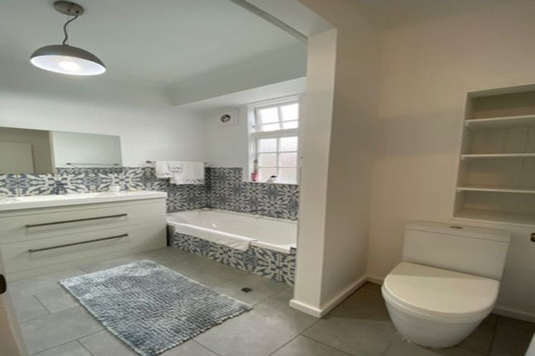 Photo of property in 145 Kelburn Parade, Kelburn, Wellington, 6012