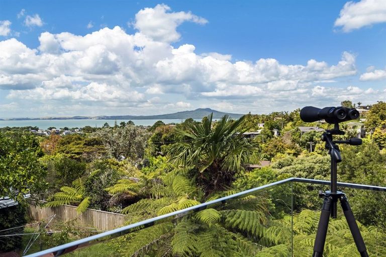 Photo of property in 39 Aberdeen Road, Castor Bay, Auckland, 0620