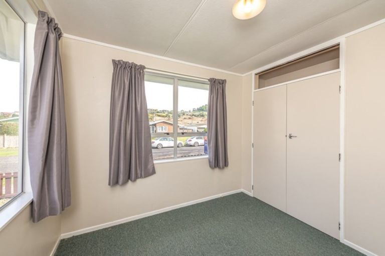 Photo of property in 12 Massey Street, Aramoho, Whanganui, 4500
