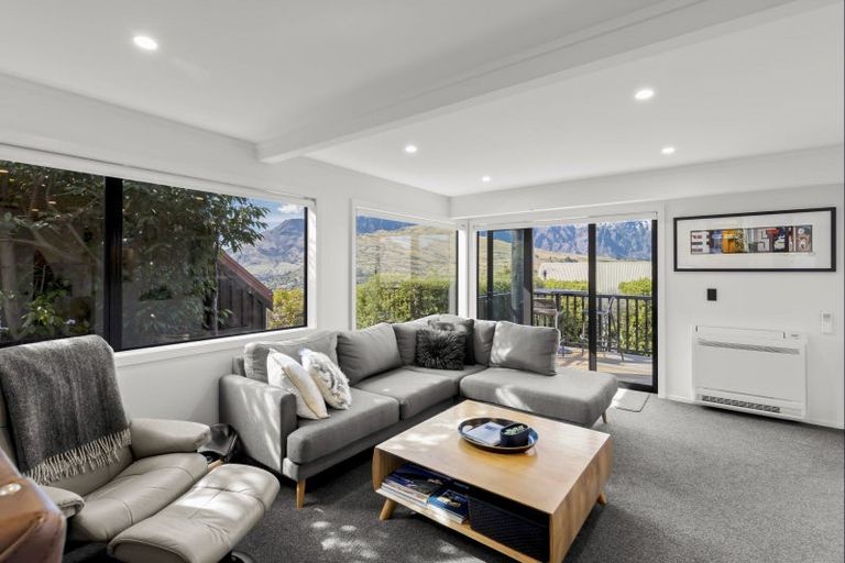 Photo of property in 1 Highview Terrace, Queenstown, 9300