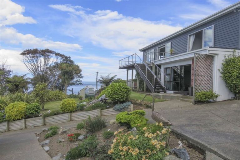 Photo of property in 86 Marine Parade, Bluff, 9814