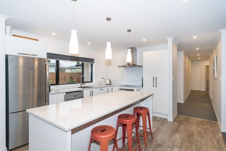 Photo of property in 16 Douglas Street, West End, Palmerston North, 4412