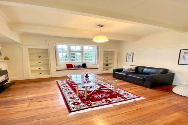 Photo of property in 145 Kelburn Parade, Kelburn, Wellington, 6012