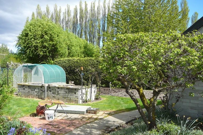 Photo of property in 16 Young Lane, Clyde, Alexandra, 9391