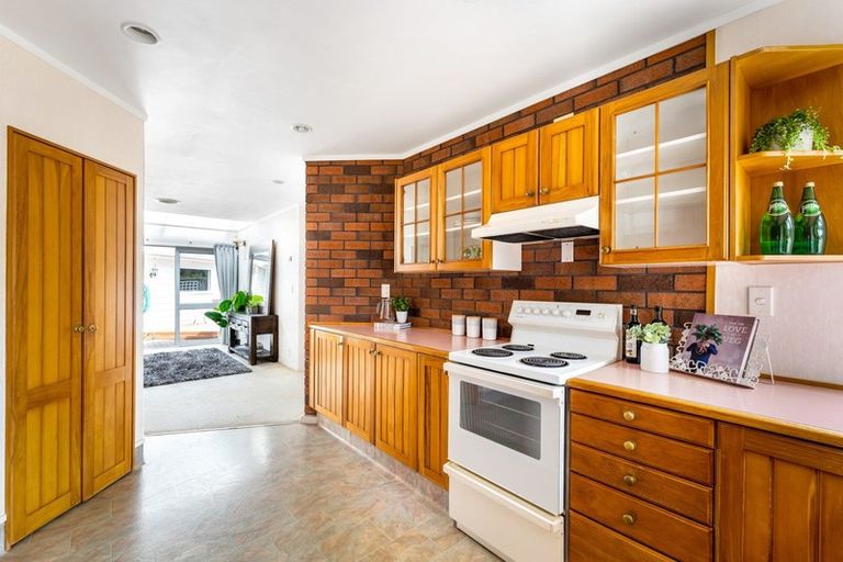 Photo of property in 2/21 Sharpe Crescent, Wainuiomata, Lower Hutt, 5014