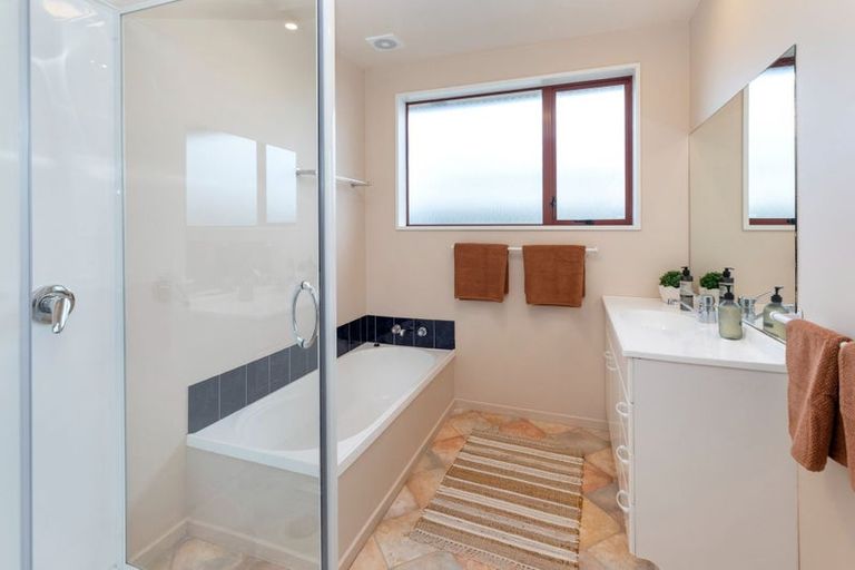 Photo of property in 1/172 Langdons Road, Northcote, Christchurch, 8052
