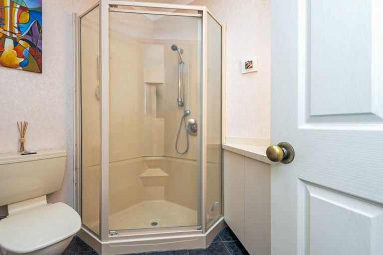 Photo of property in 19 Caroline Crescent, Highbury, Palmerston North, 4412