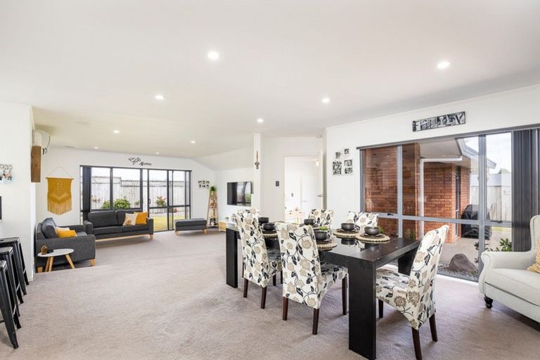 Photo of property in 68 Branch Road, Highlands Park, New Plymouth, 4312