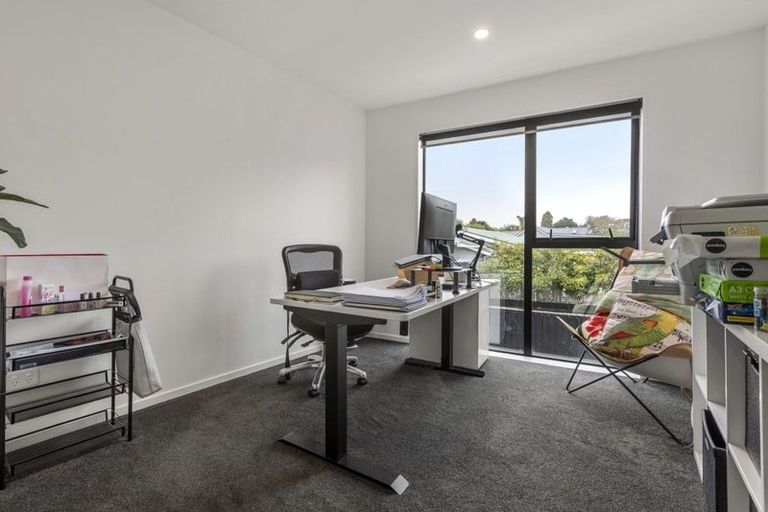 Photo of property in 18d St Michaels Avenue, Point Chevalier, Auckland, 1022