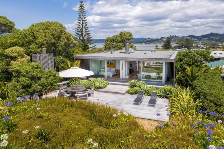 Photo of property in 24 Paku Drive, Tairua, 3508