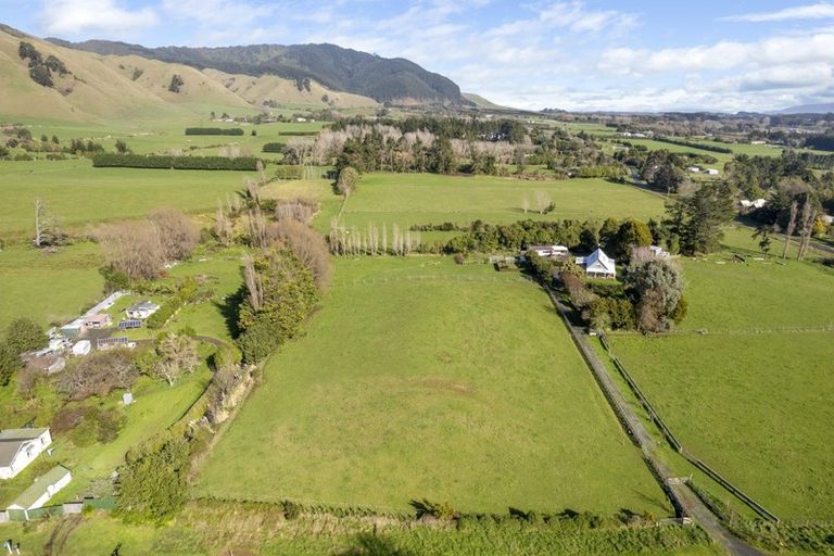 Photo of property in 156 Gear Road, Te Horo, Otaki, 5582