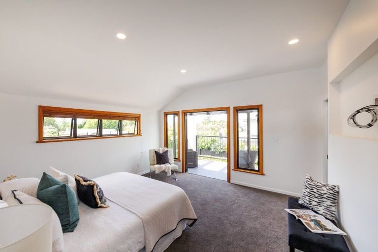 Photo of property in 17a Lincoln Terrace, Hokowhitu, Palmerston North, 4410