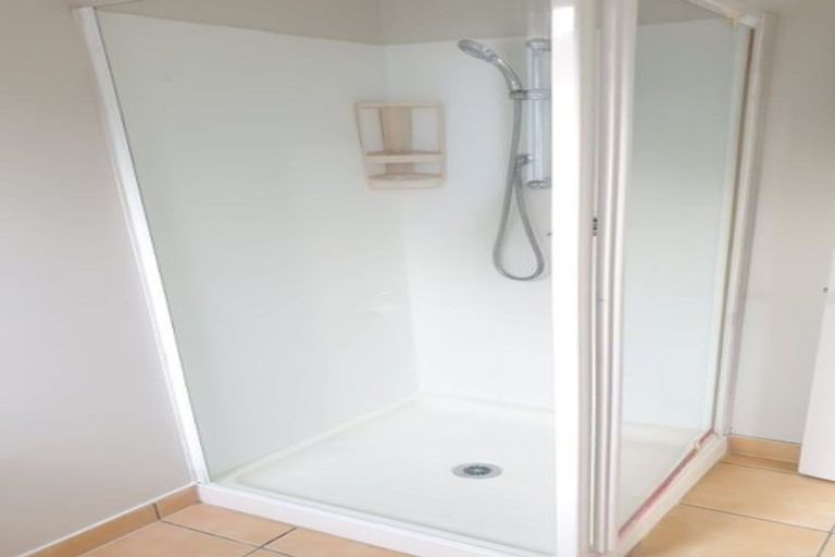 Photo of property in 10 Piriti Place, Weymouth, Auckland, 2103