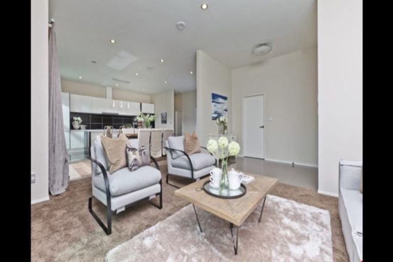 Photo of property in 9 Desmond Road, Silverdale, 0932