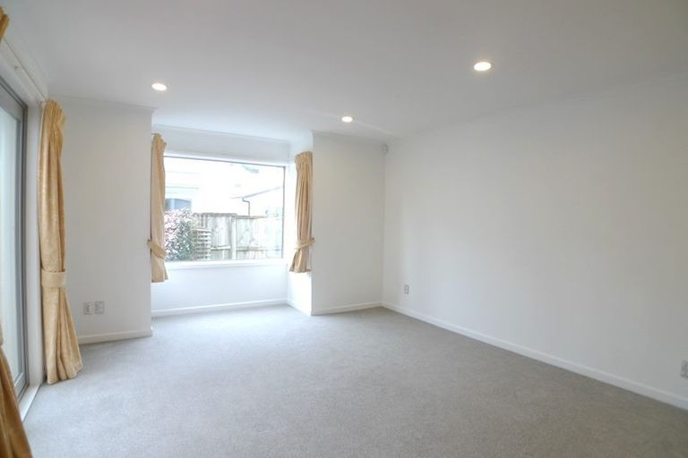 Photo of property in 18/36 Dee Street, Island Bay, Wellington, 6023