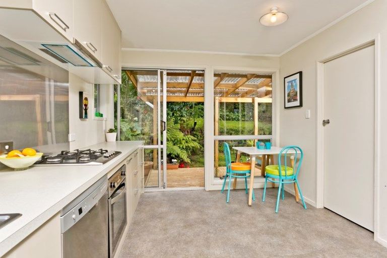 Photo of property in 8 Jayne Place, Torbay, Auckland, 0630