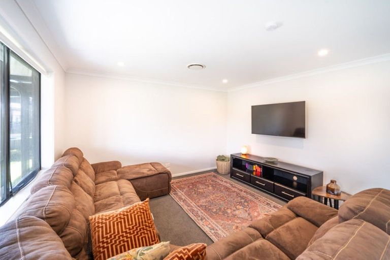 Photo of property in 1 Monaro Place, Papamoa, 3118