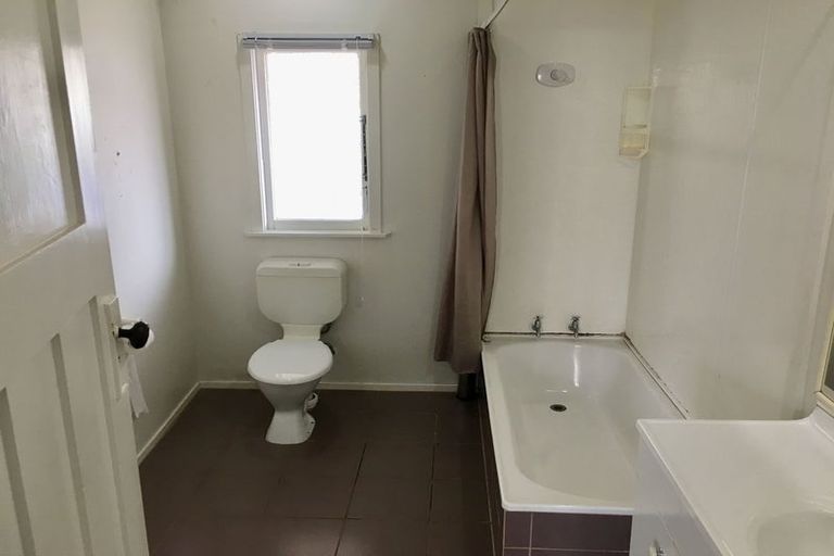 Photo of property in 22 Grande Vue Road, Hillpark, Auckland, 2102