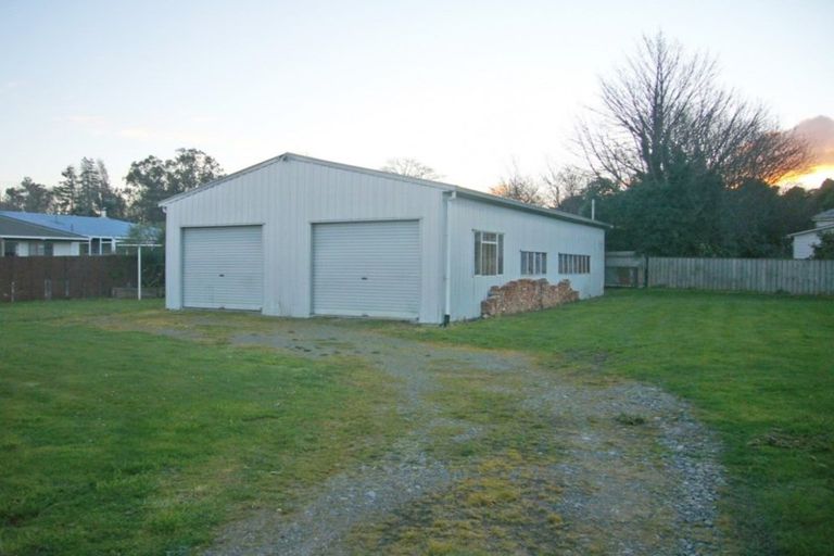 Photo of property in 2 Otanga Street, Dannevirke, 4930