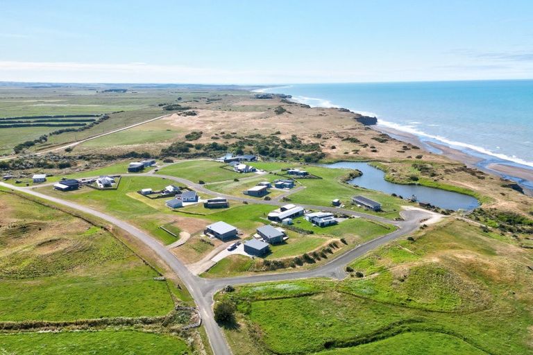 Photo of property in 17 Waipipi Road, Waverley, 4591