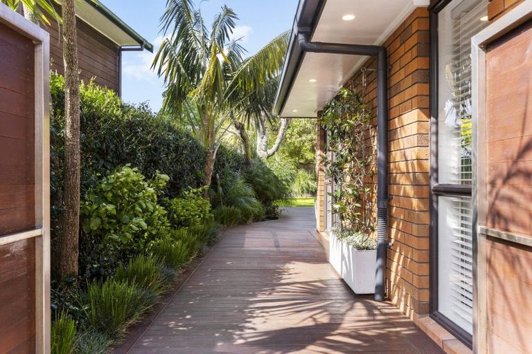 Photo of property in 2/6 Summermist Drive, Northpark, Auckland, 2013