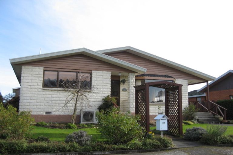 Photo of property in 21 Niddry Crescent, Winton, 9720